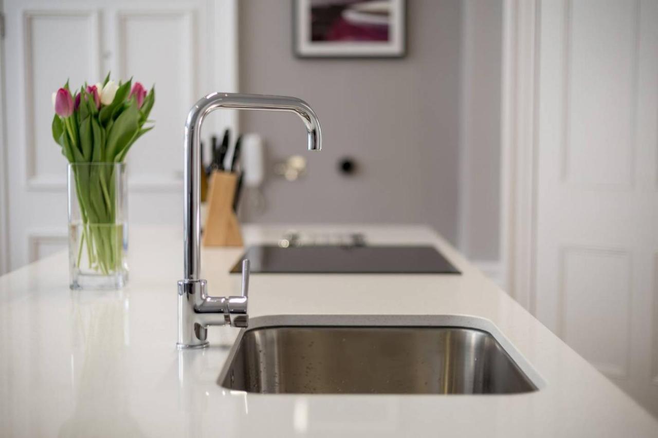 Joivy Spacious And Bright 1Bed Apt, Short Walk From Princes Street EDI Buitenkant foto